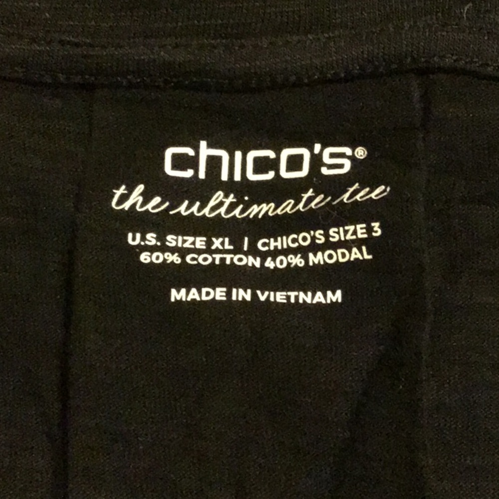 NWOT,CHICO’s short sleeve T shirt, Size 3, LIGHTWEIGHT FABRIC/Black(14/16) Scoop